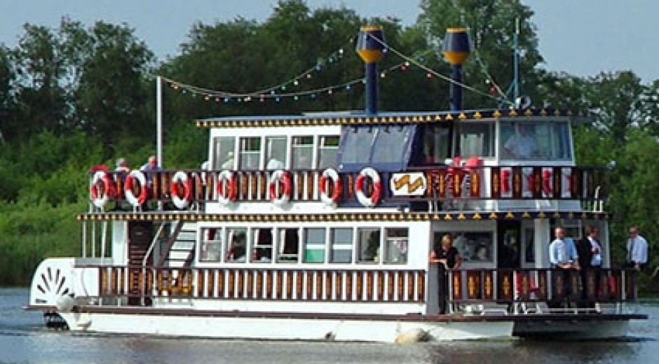 mississippi river boat cruise wroxham